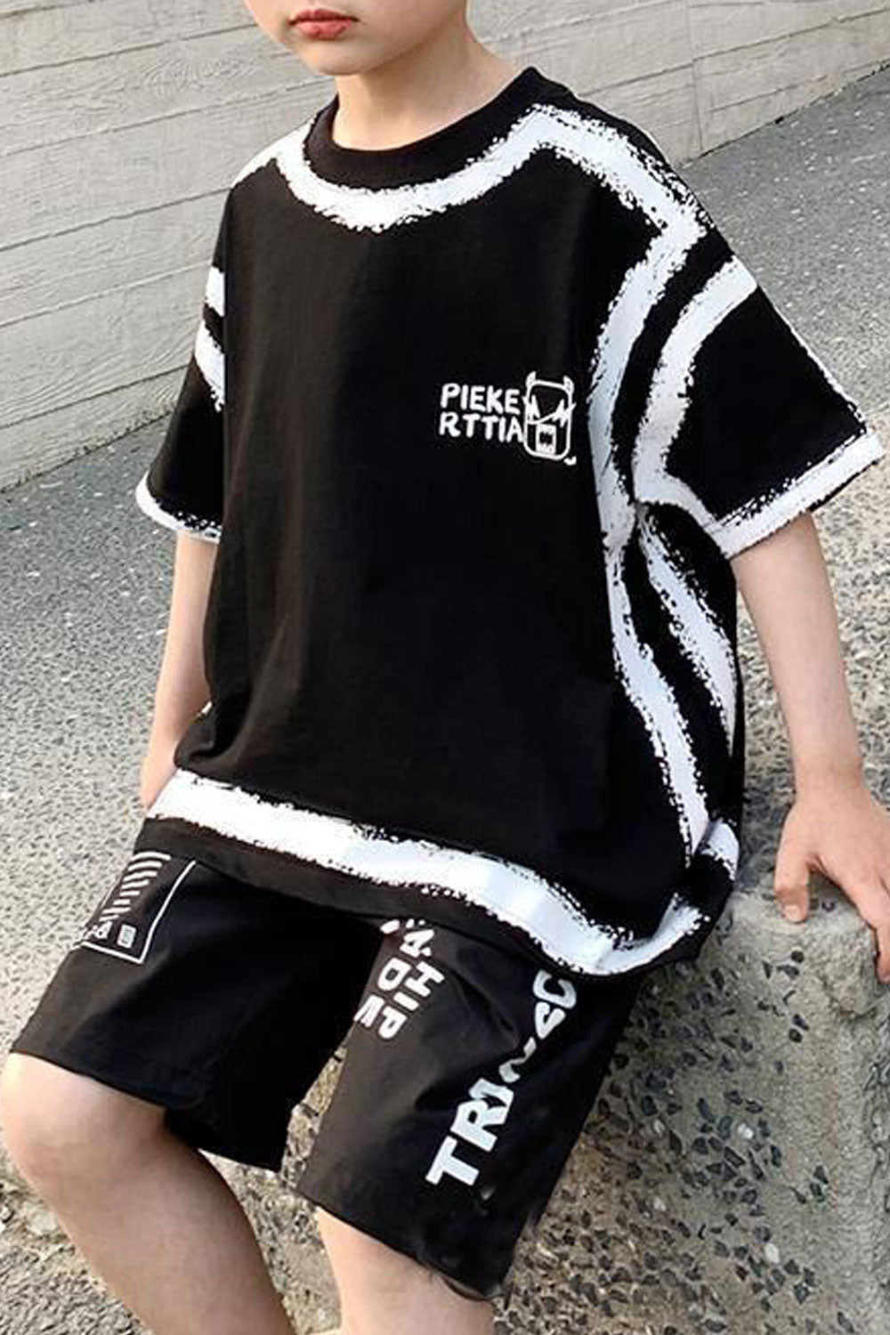 Kids Boys New Fashionable Summer Round Neck Grimace Pattern T-Shirt With Descent Letter Print Shorts Two-Piece Suit