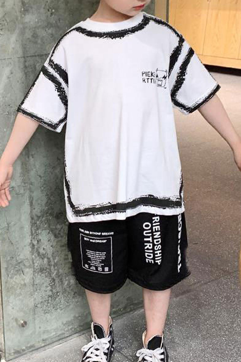 Kids Boys New Fashionable Summer Round Neck Grimace Pattern T-Shirt With Descent Letter Print Shorts Two-Piece Suit