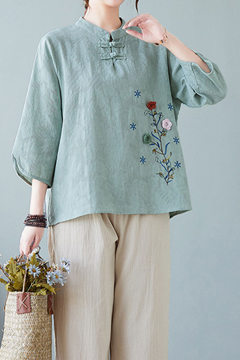 Women New Fashion Beautiful Cotton Linen Retro Buckle Stand-up Collar Three Quarter Sleeves Three-Dimensional Embroidery Flower