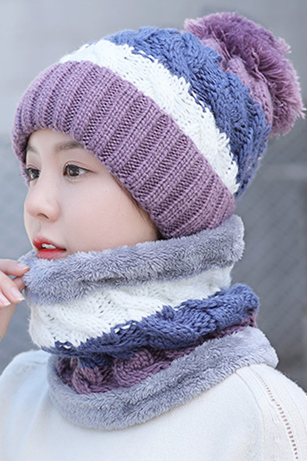 Women Awesome Contrast Color Windproof Bib Two Piece Cap