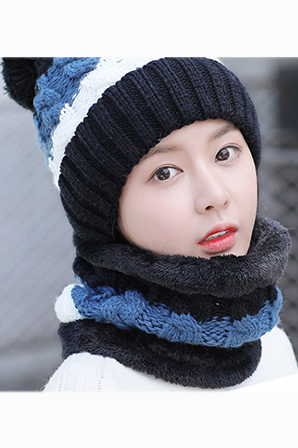Women Awesome Contrast Color Windproof Bib Two Piece Cap