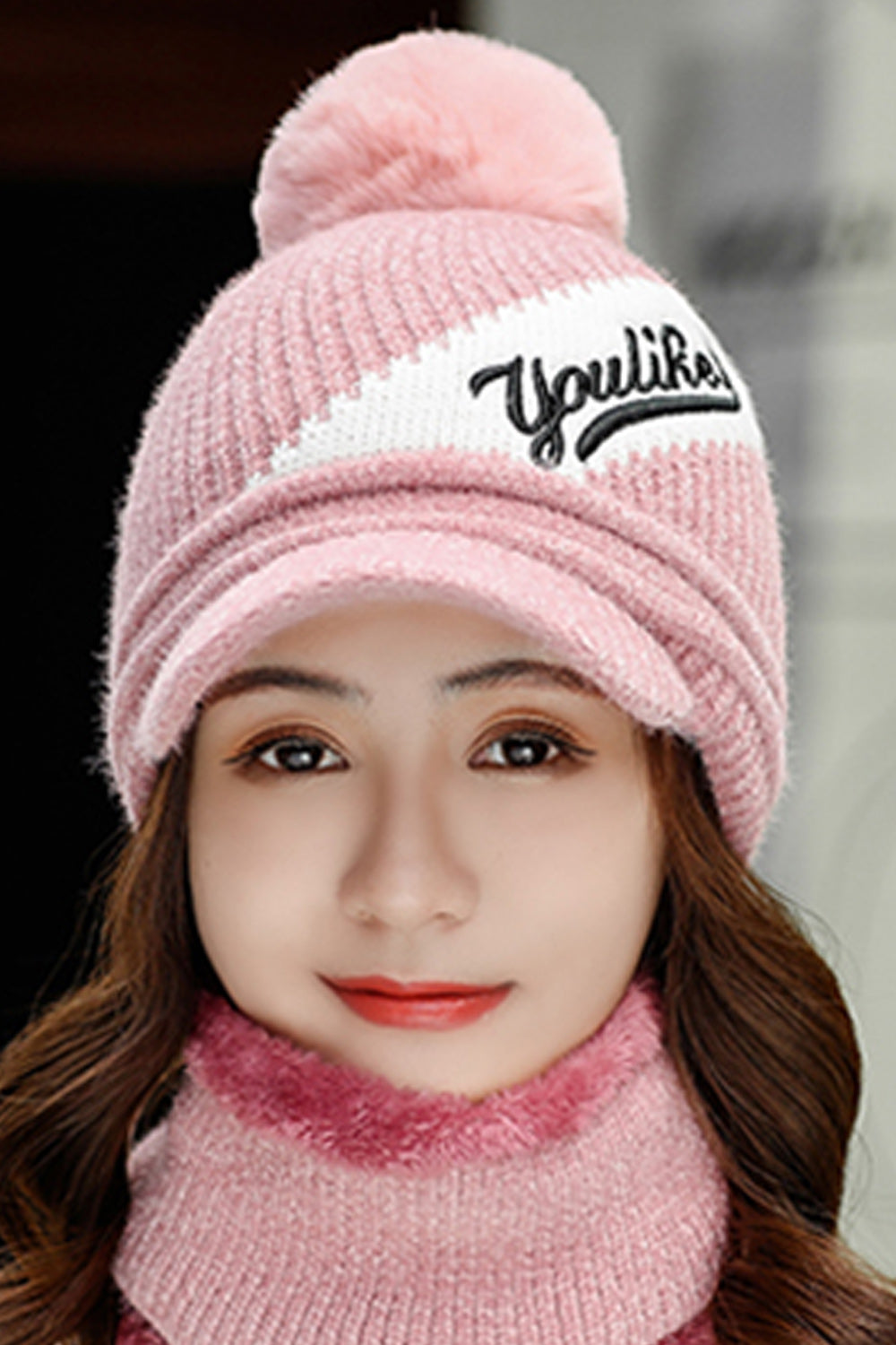 Women Contrast Color Letter Embroidered Two Piece Scarf Set Warm Cap