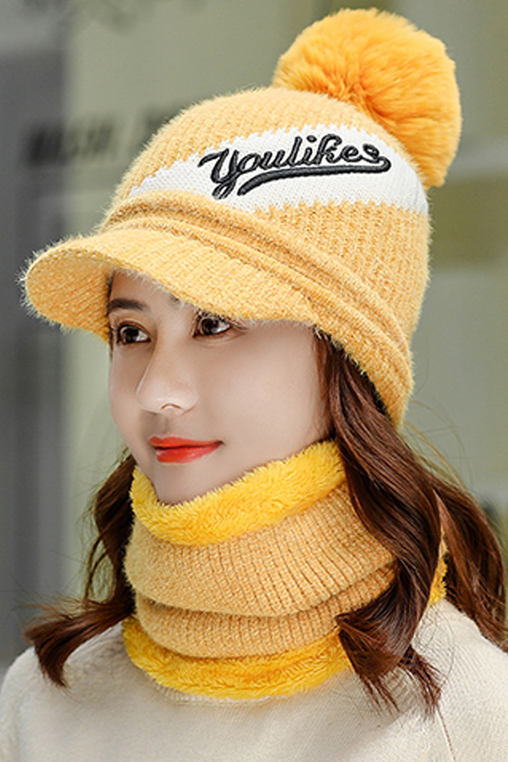 Women Contrast Color Letter Embroidered Two Piece Scarf Set Warm Cap