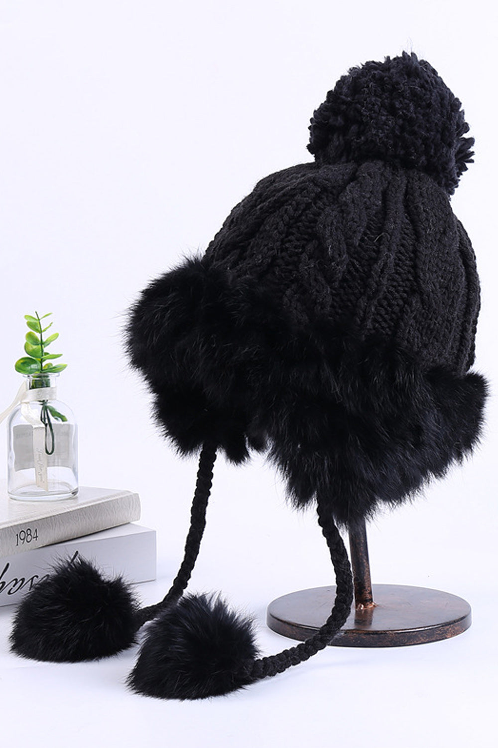 Women Solid Color Monochromatic Pattern Hair Ball Decorated Warm Cap