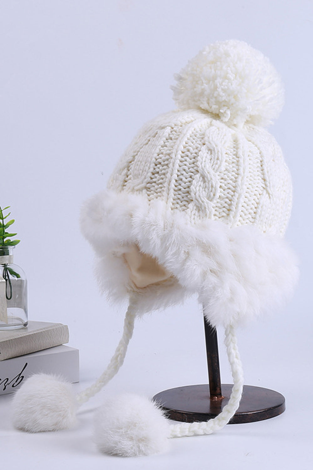 Women Solid Color Monochromatic Pattern Hair Ball Decorated Warm Cap