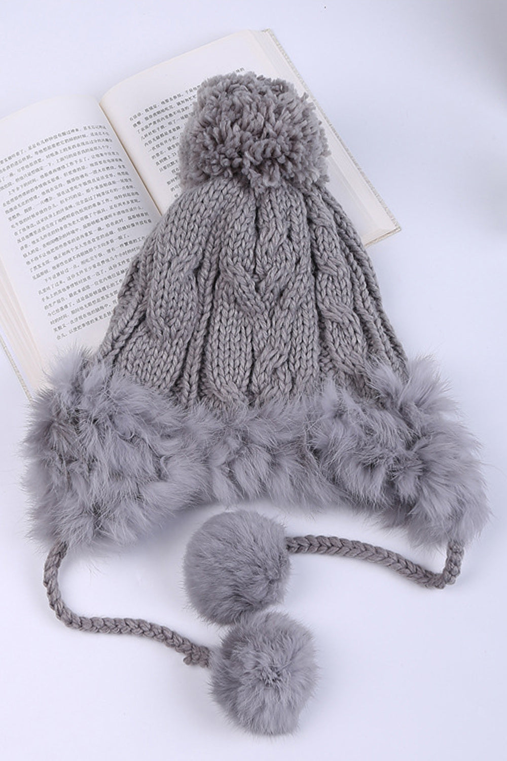 Women Solid Color Monochromatic Pattern Hair Ball Decorated Warm Cap