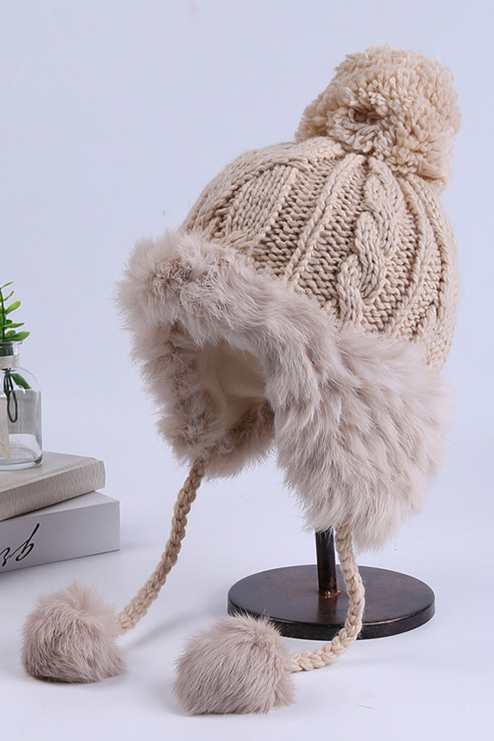 Women Solid Color Monochromatic Pattern Hair Ball Decorated Warm Cap