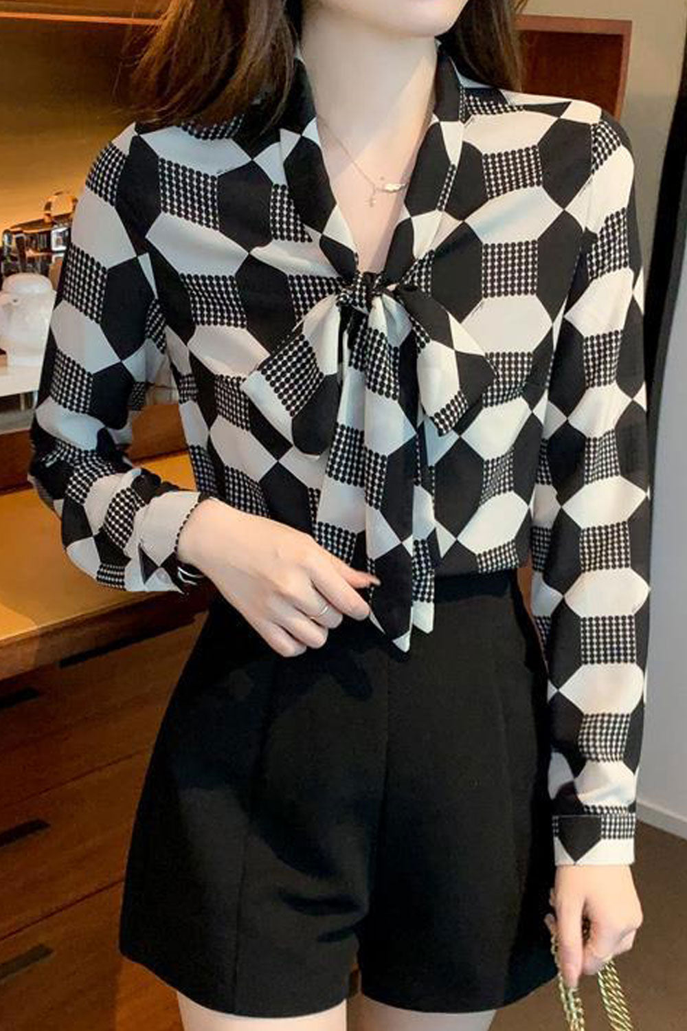 Women New Fashion Ribbon Bow Tie Collar Long Sleeves Retro Printed Summer Casual Cover Belly Slim Chic Top