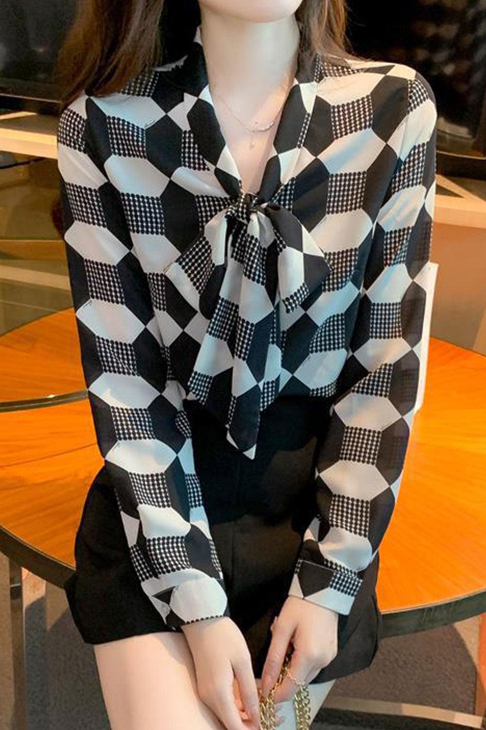 Women New Fashion Ribbon Bow Tie Collar Long Sleeves Retro Printed Summer Casual Cover Belly Slim Chic Top
