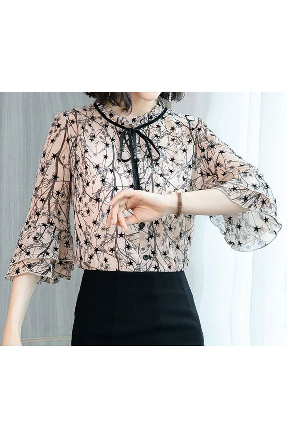 Women New Fashion Beautiful Round Neck Trumpet Sleeves Tie up Printed Fresh and Sweet Style Summer Chiffon Lace Top