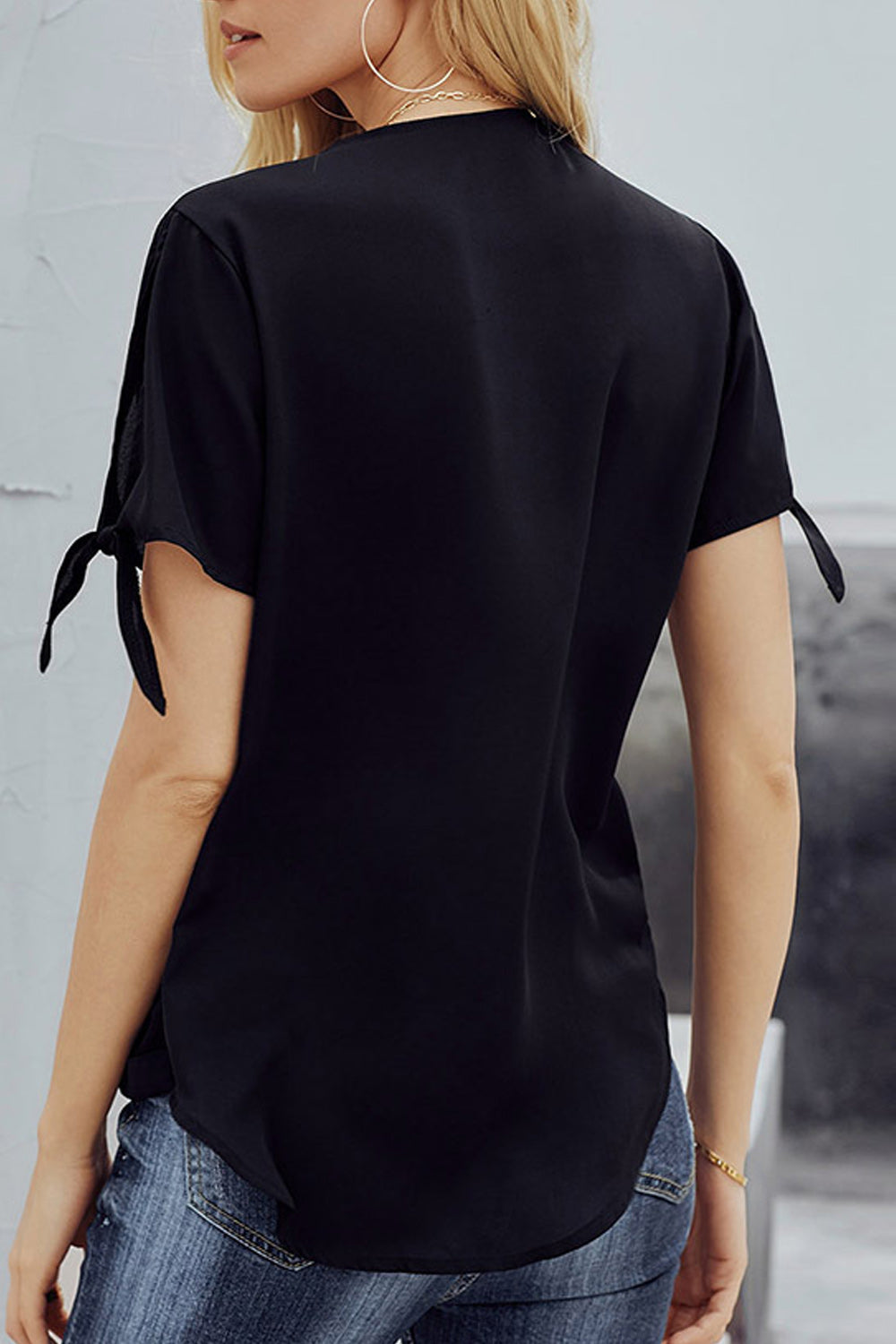 Women Pretty V-Neck Loose Fit Fashion Blouse