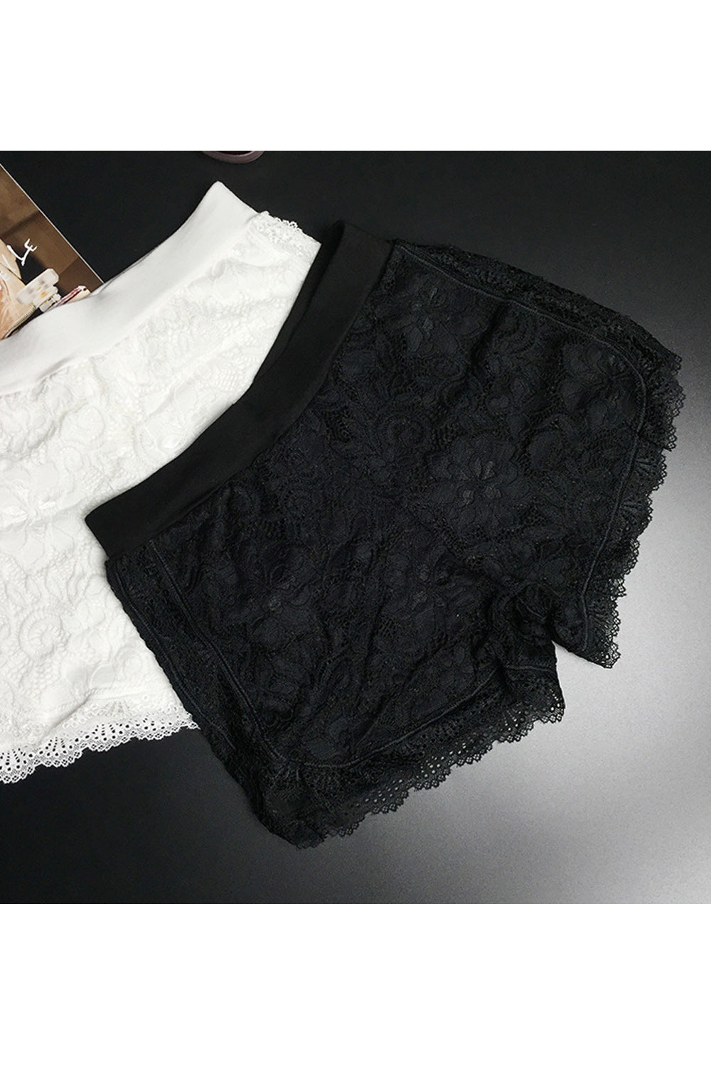 Women Modern Styled Flower Lace Double Layered Short