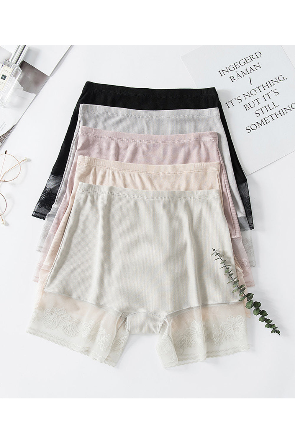 Women Stretch Lace Hem Elastic Waist Fashion Short