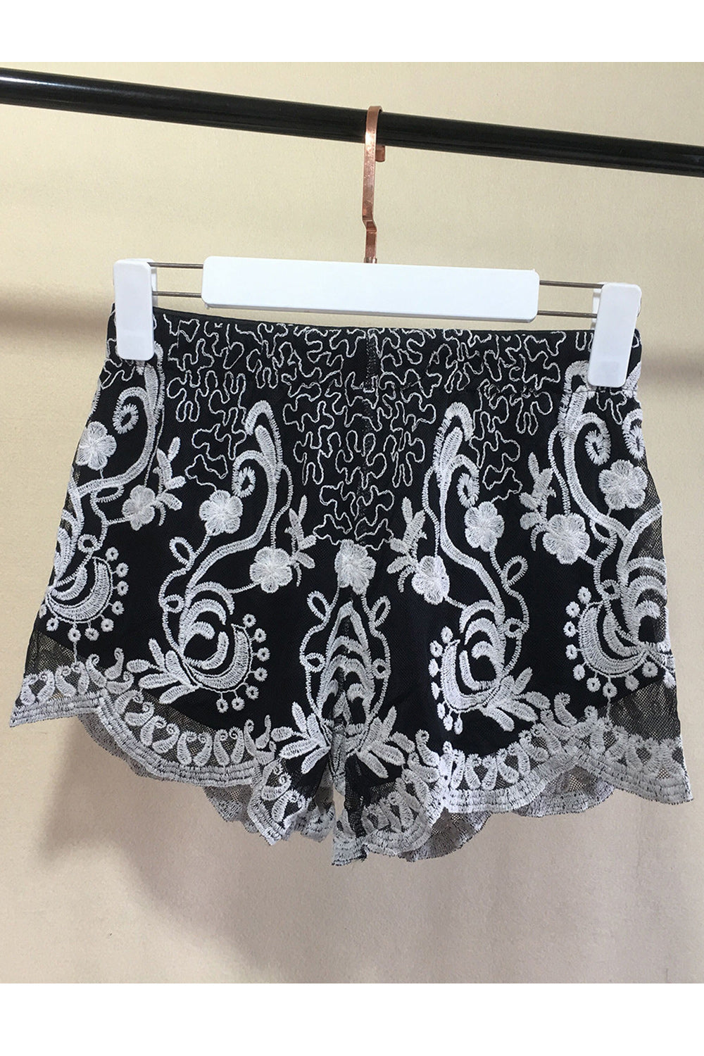Women Elegant Embroidery Decorated irregular Hem Short