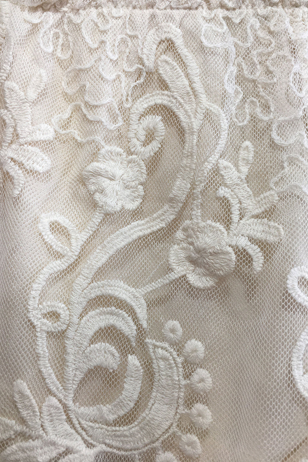 Women Elegant Embroidery Decorated irregular Hem Short