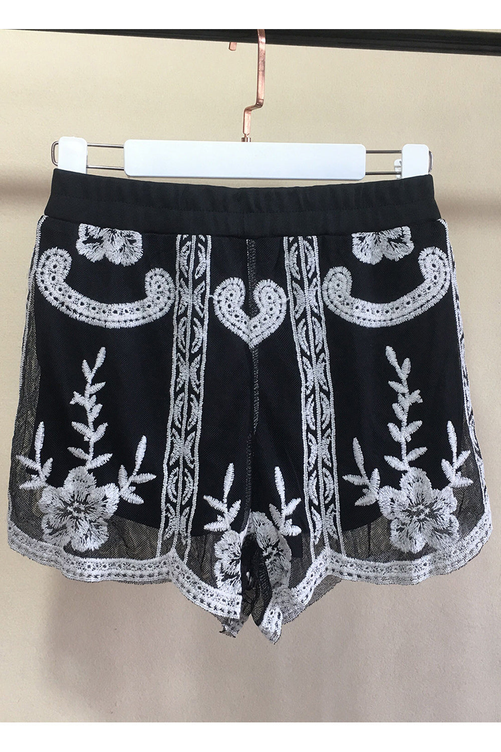 Women Embroidered Elastic Waistline Summer Fashion Short