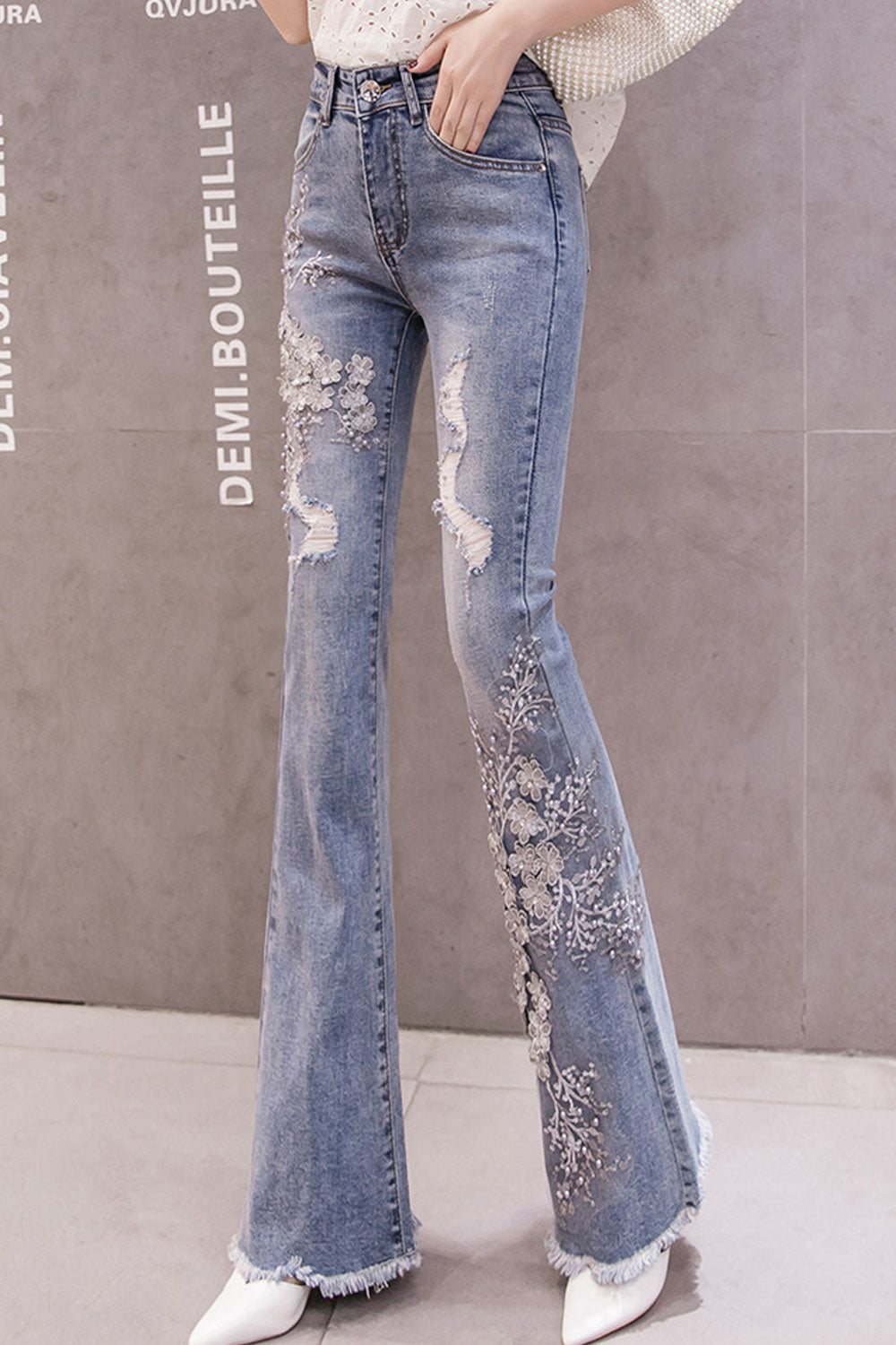 Women Pearl Flower Lace Design Jeans