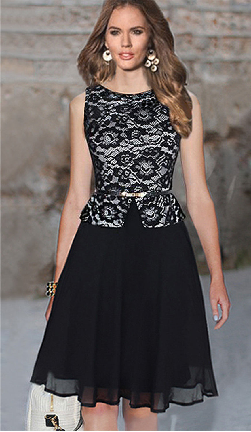 Women Wave Point Waist Fastening Lace Designed Dress with Belt