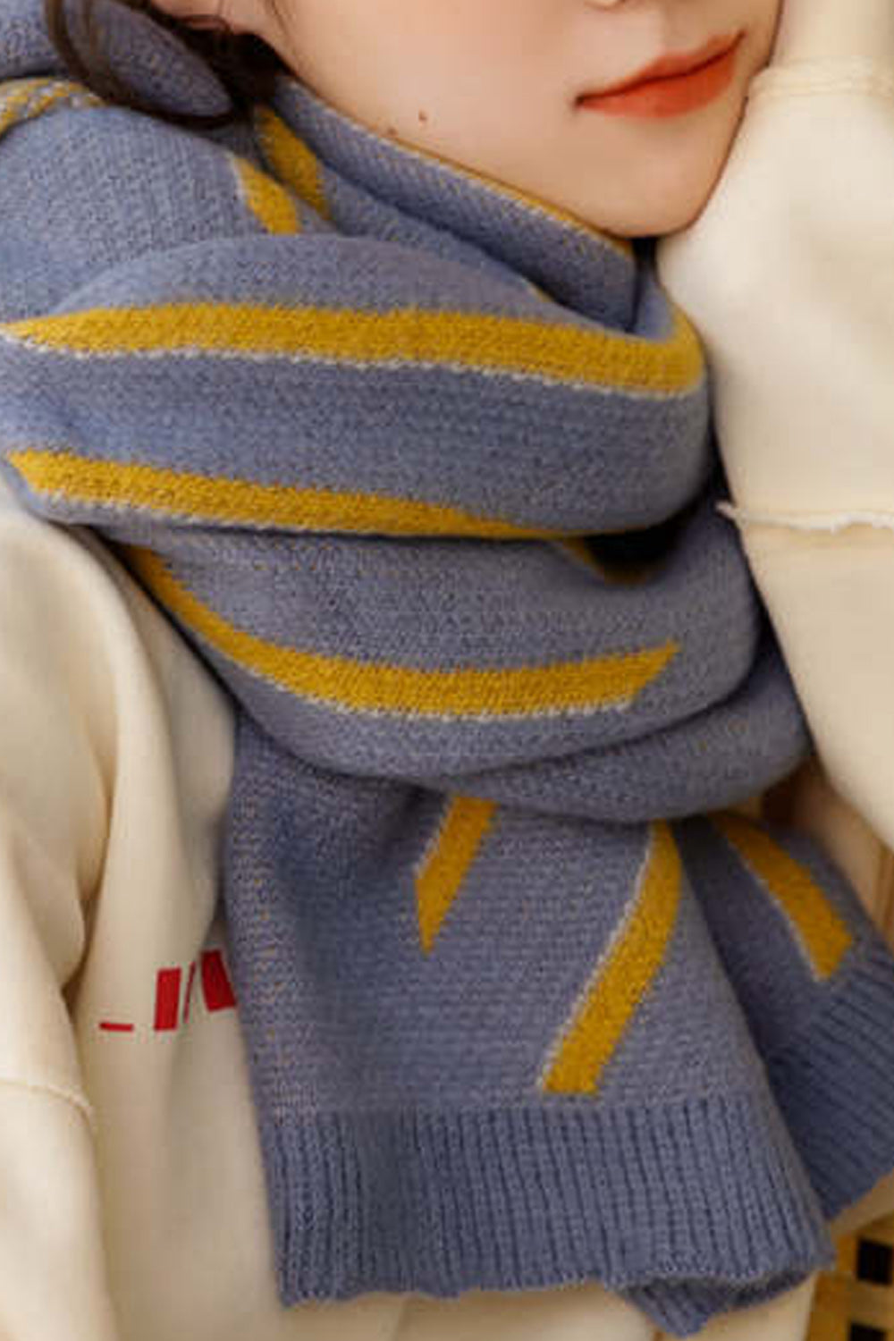 Women Striped Pattern Comfortable Stylish Autumn Muffler