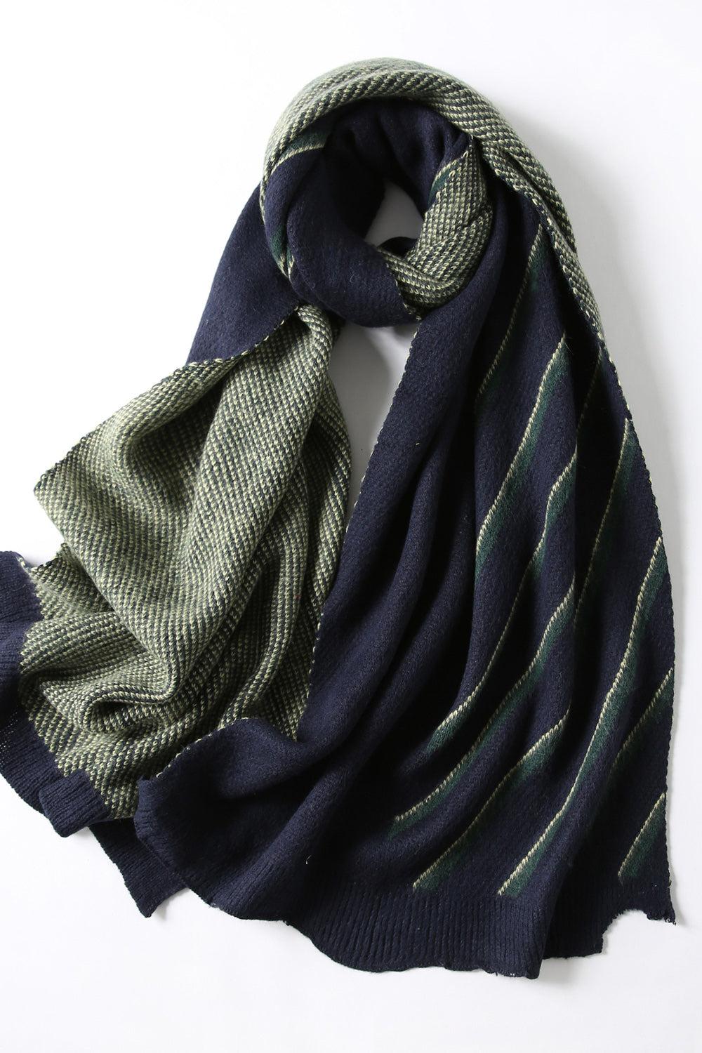 Women Striped Pattern Comfortable Stylish Autumn Muffler