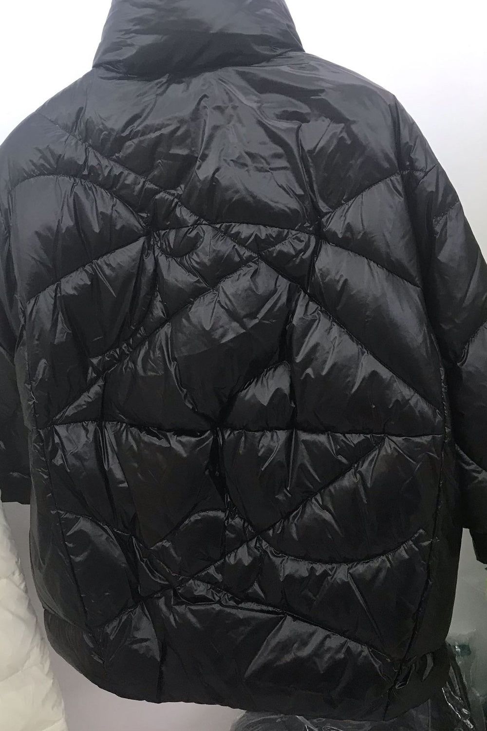 Women Pocket Styled Stand Up Collar Long Sleeve Convenient Padded Jacket