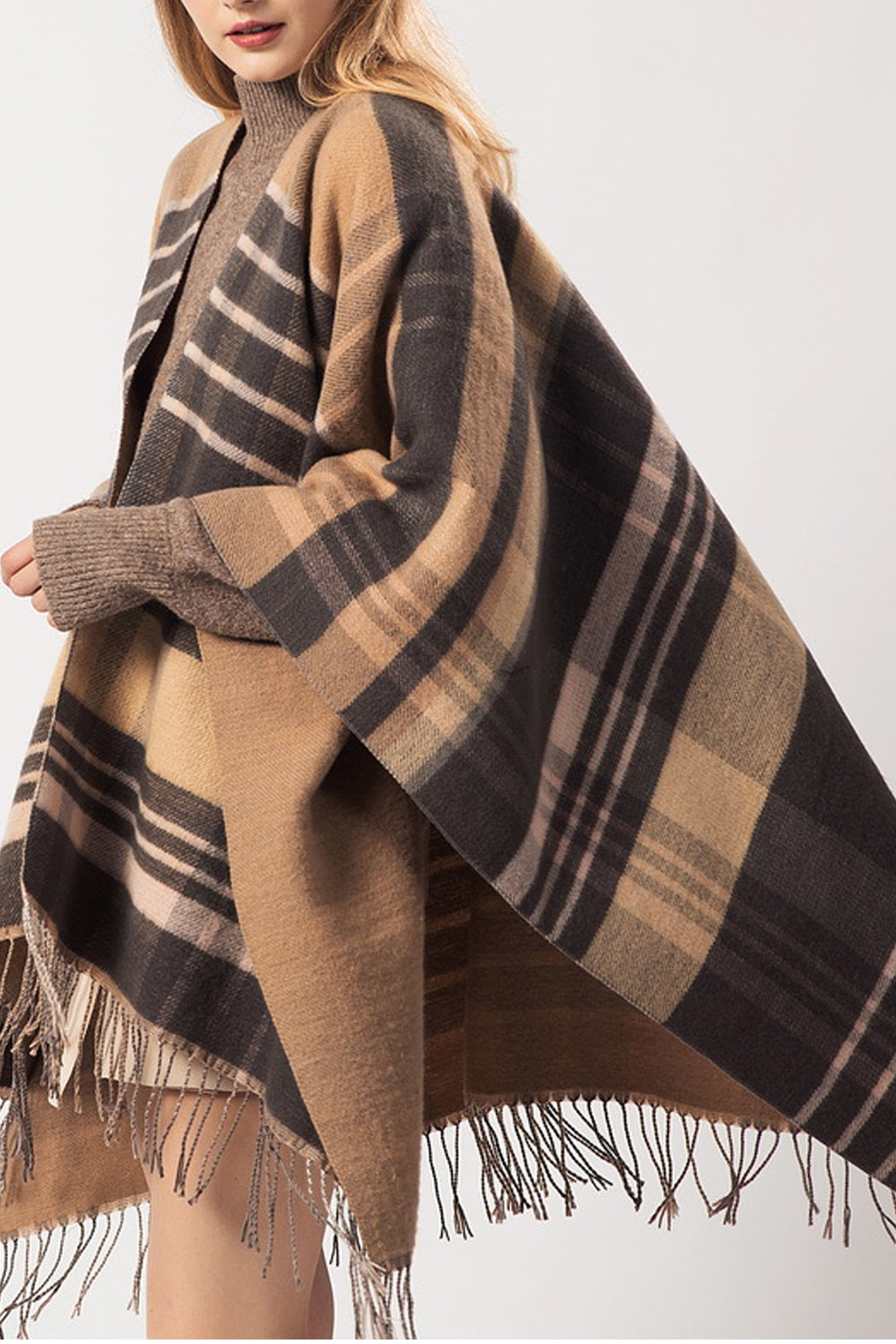 Women Tassel Decorated Beautiful Plaid Pattern Soft Shawl
