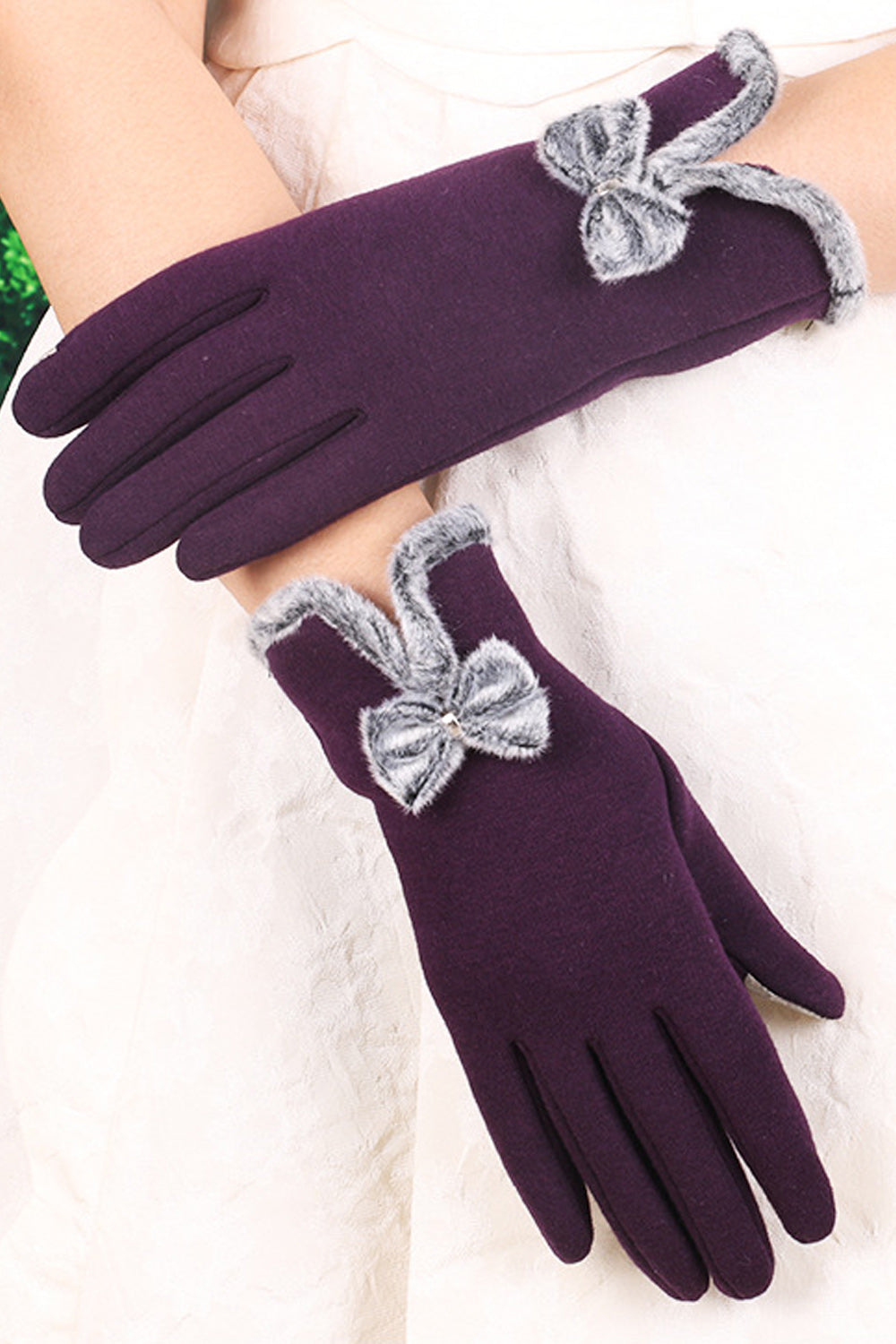 Women Classy Hair Ball Decorated Pretty Warm Knitted Gloves