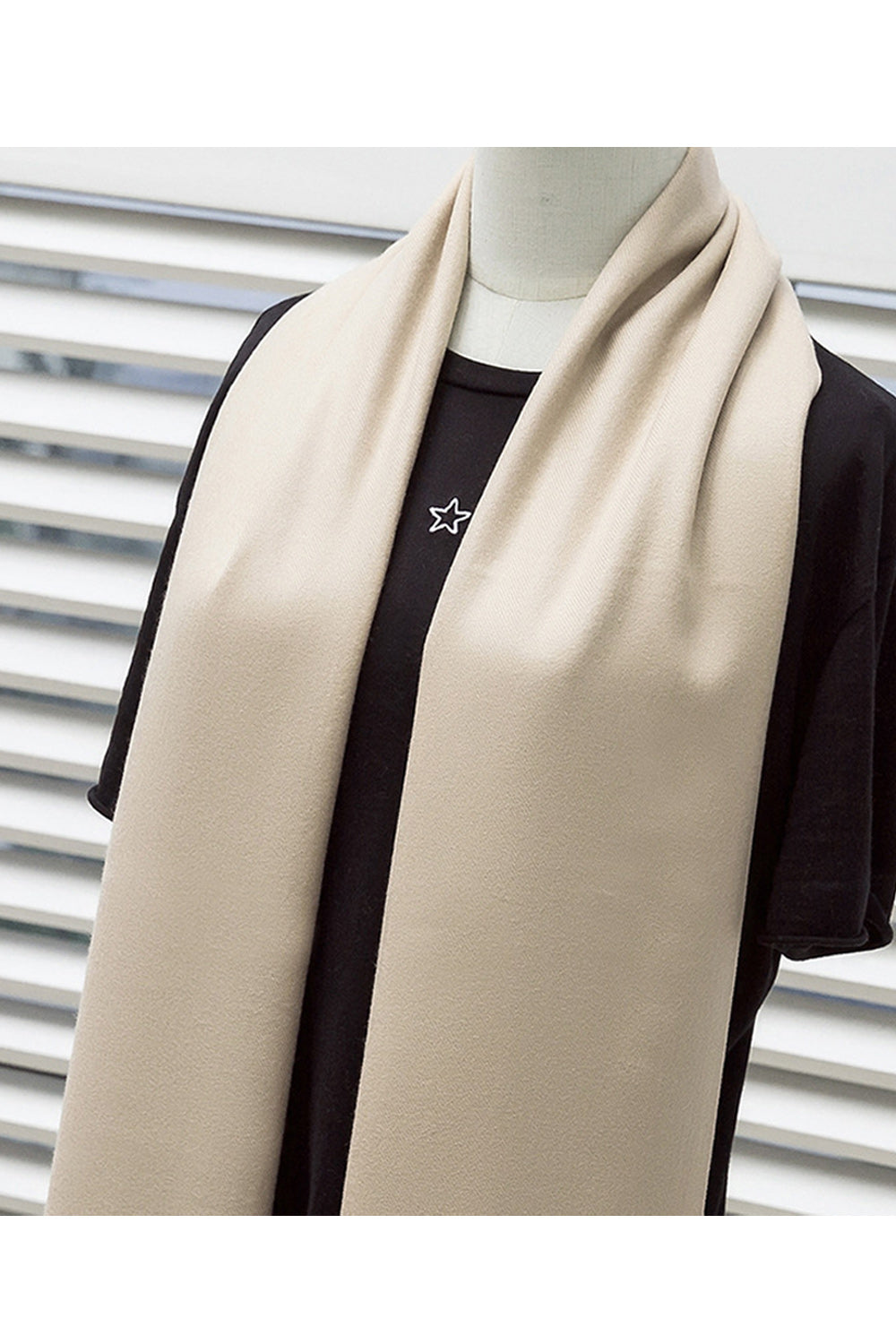 Women Elegant Styled Warm Solid Pattern Beautiful Muffler