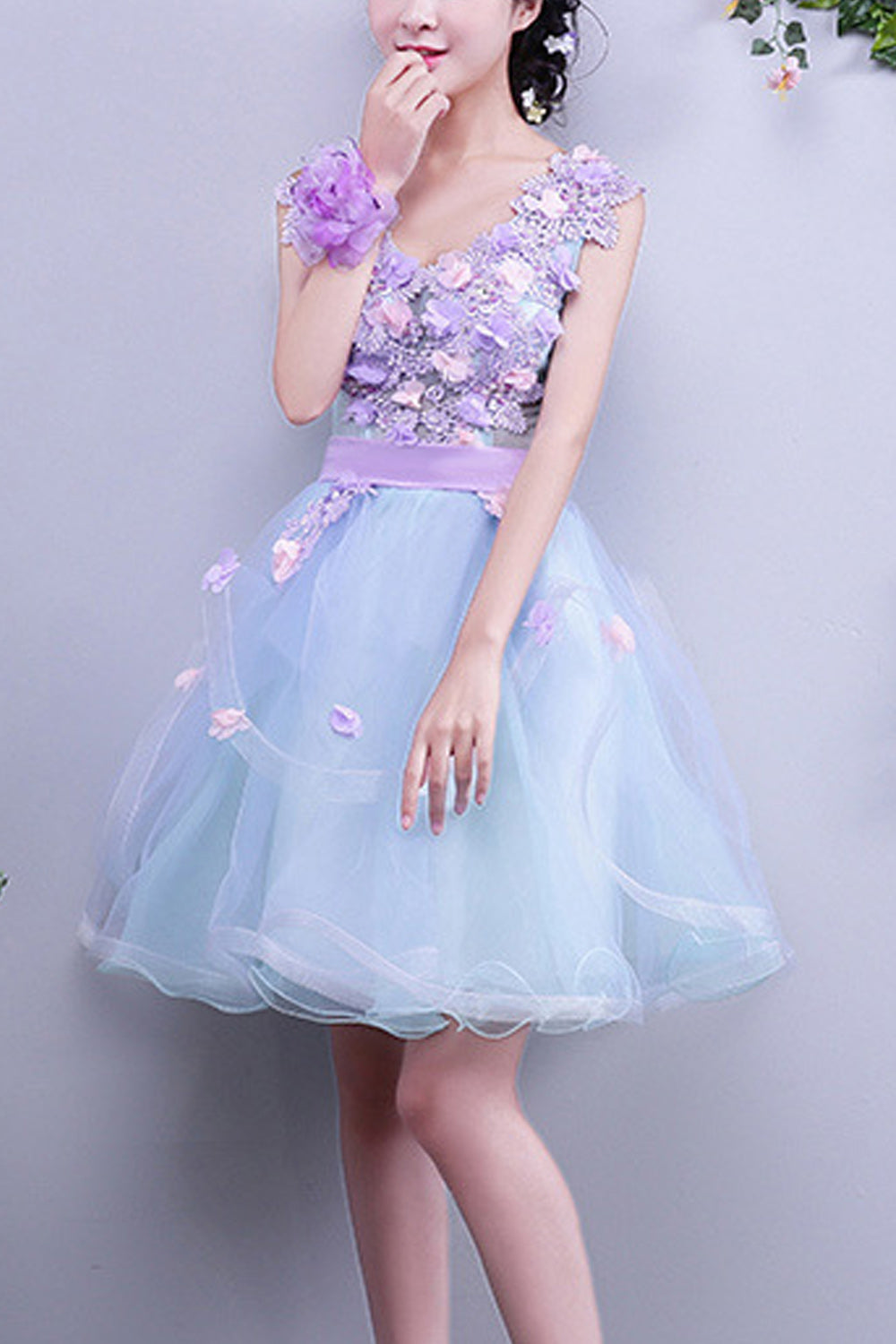 Women Magnificent Flower Decorated Round Neck Short Skirt Evening Dress
