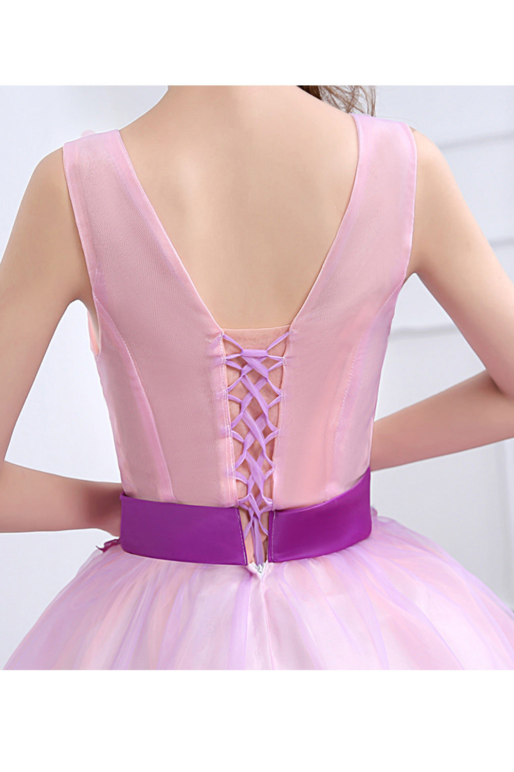 Women Stylish Sleevless Round Neck Slim Waist Ball Gown Wedding Dress