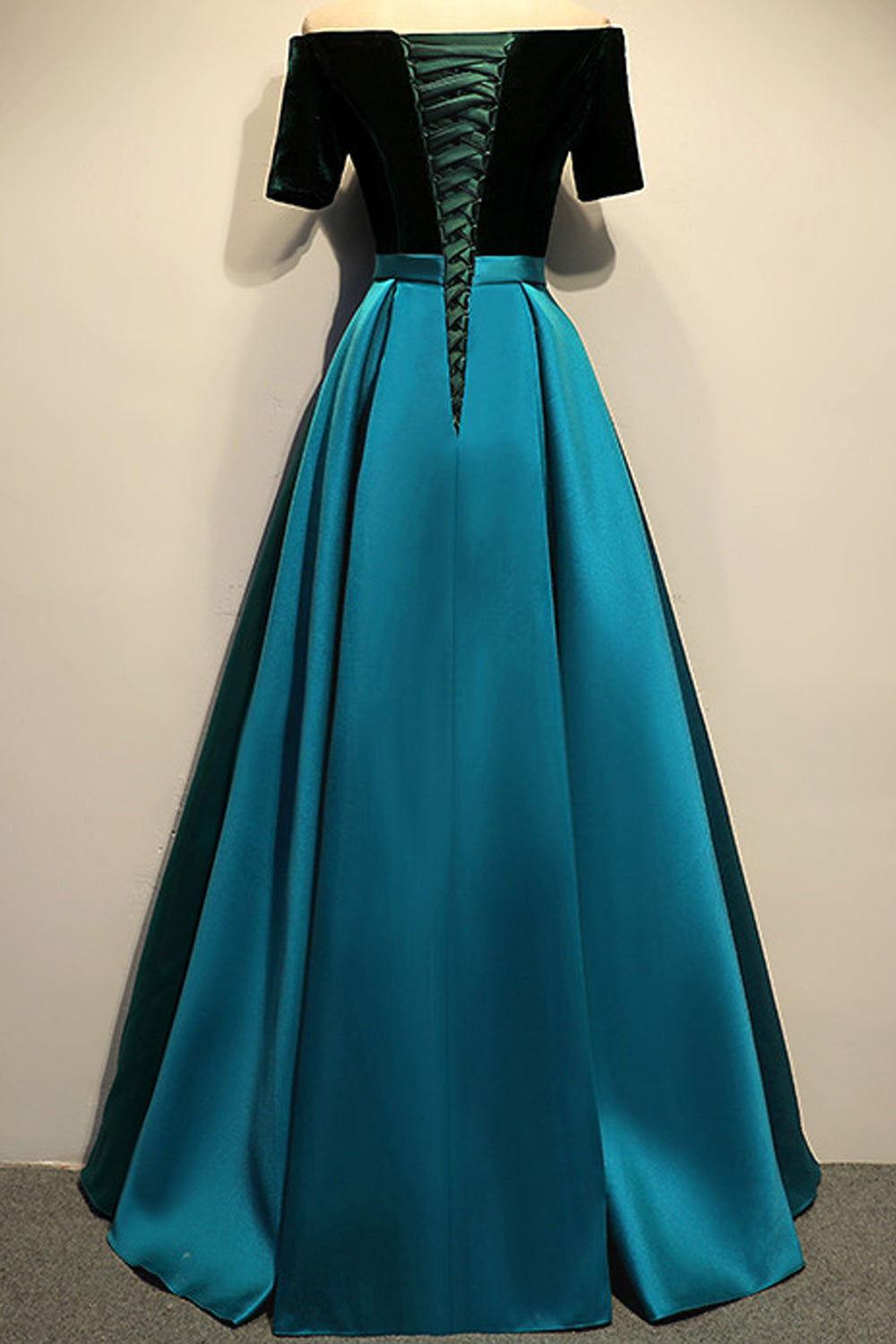 Women Off-Shoulder Short Sleeve Smooth Skirt Charming Wedding Dress