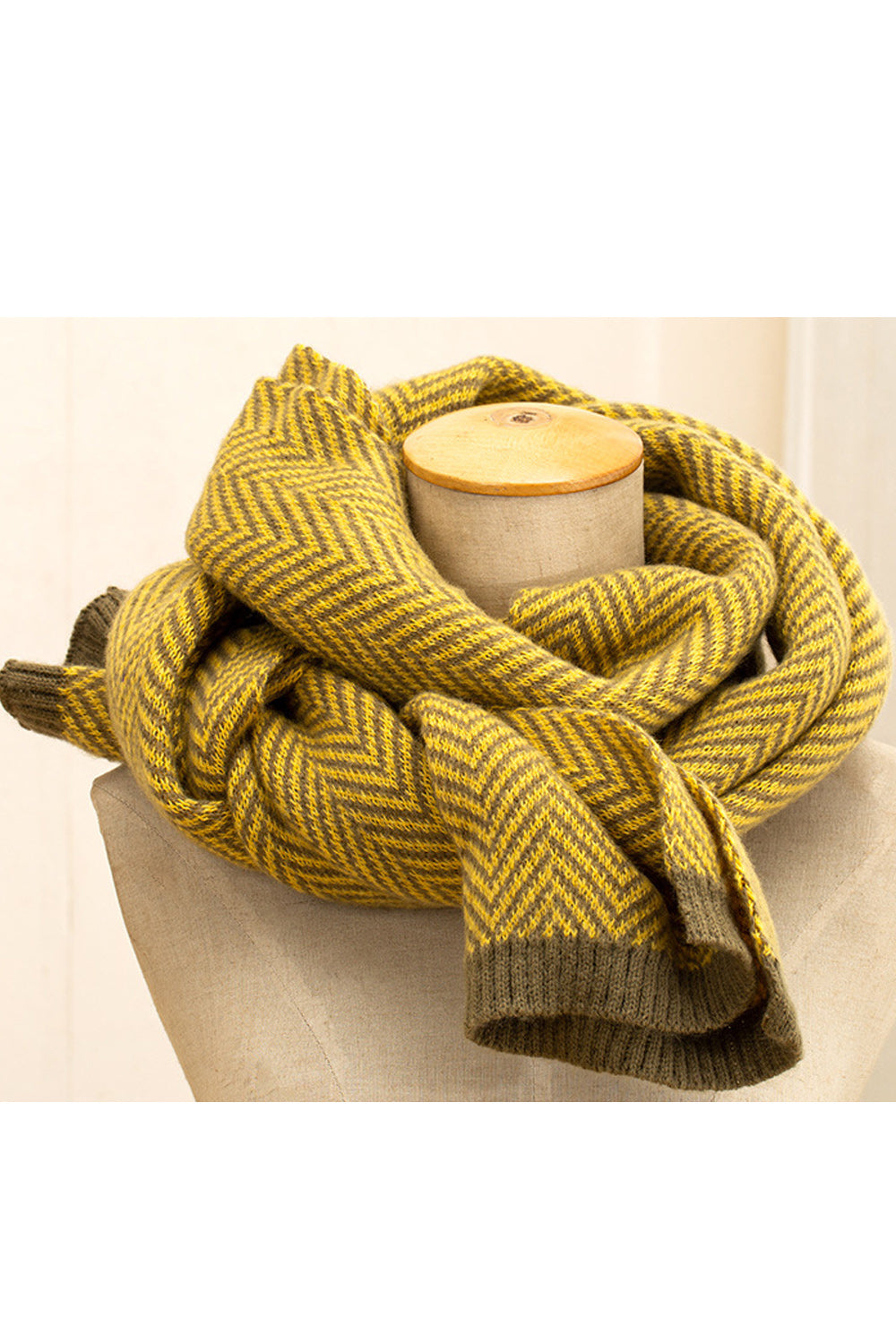 Women Casual Winter Season Solid Pattern Comfortable Muffler