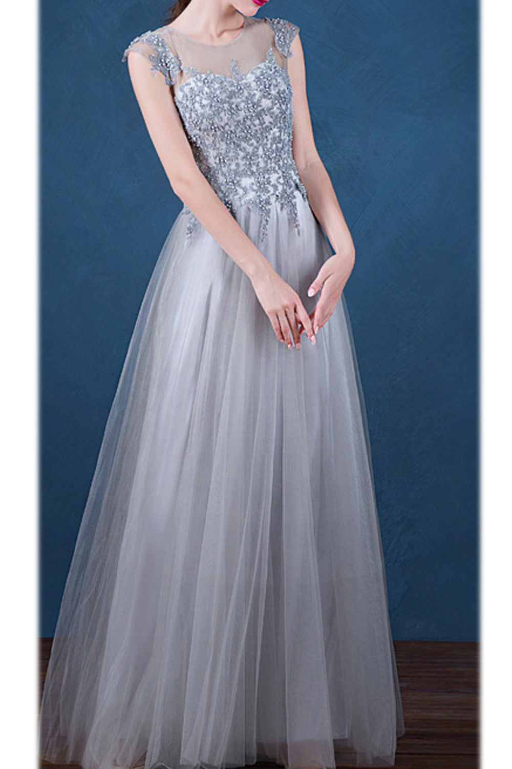 Women Thin Round Neck Sleeveless Charming Embroidered Wedding Dress