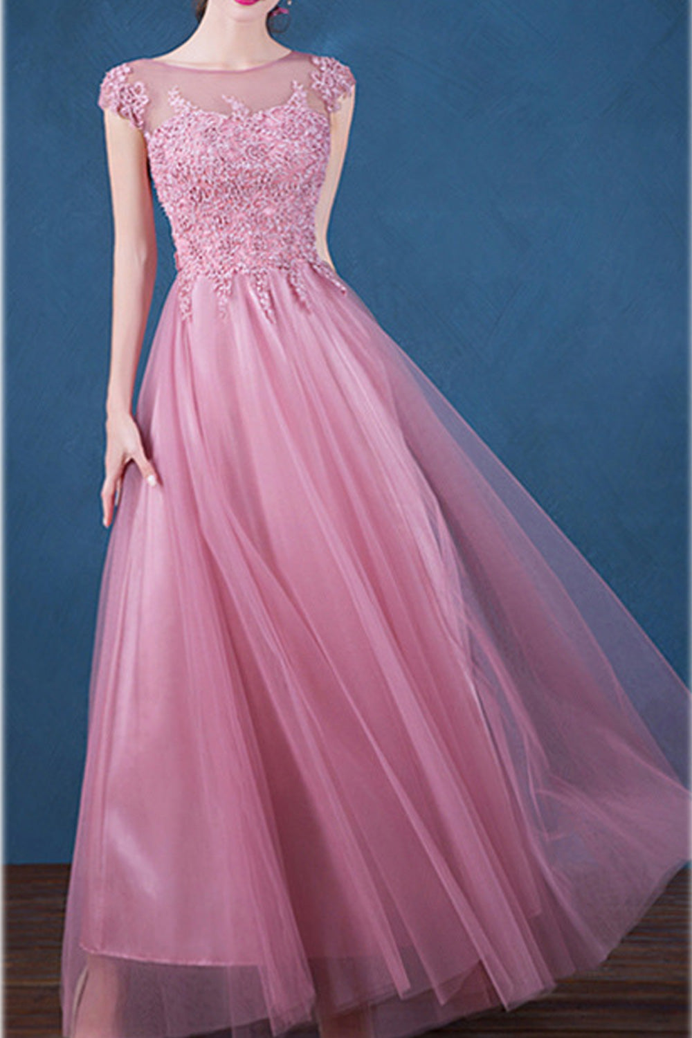 Women Thin Round Neck Sleeveless Charming Embroidered Wedding Dress