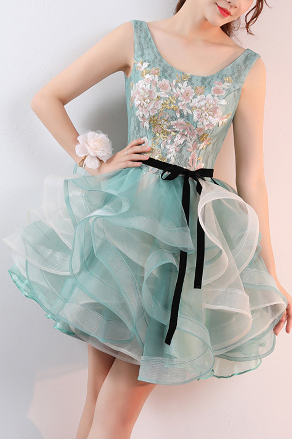 Women Sleeveless Style Ruffled Layer Flower Embroidered Evening Dress