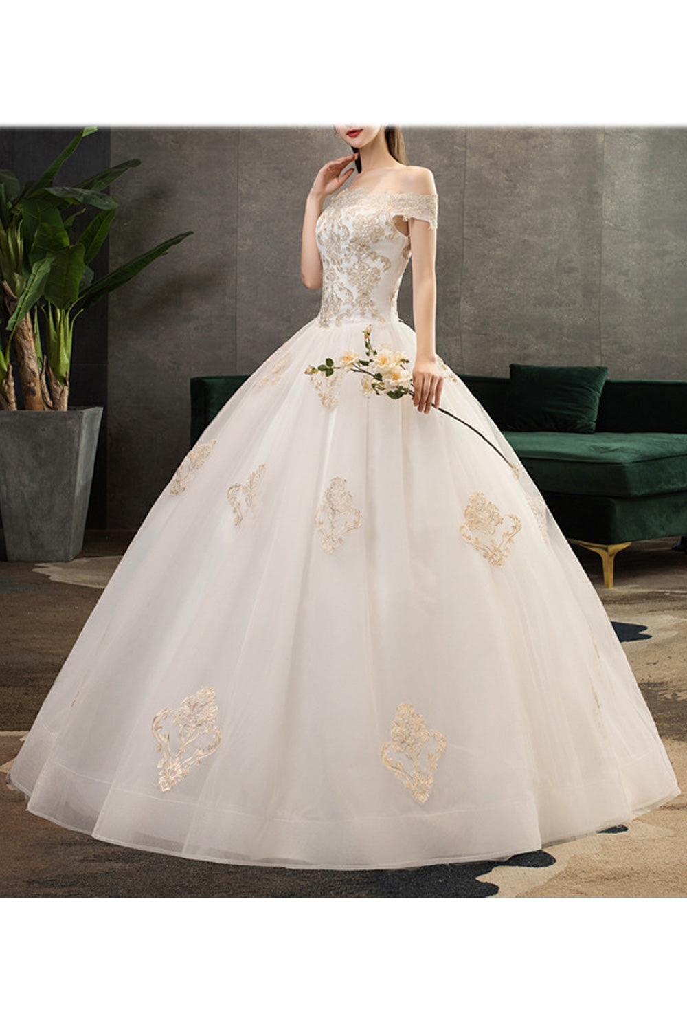 Women Fairy Pretty Lace Embroidered Long Tail Wedding Dress