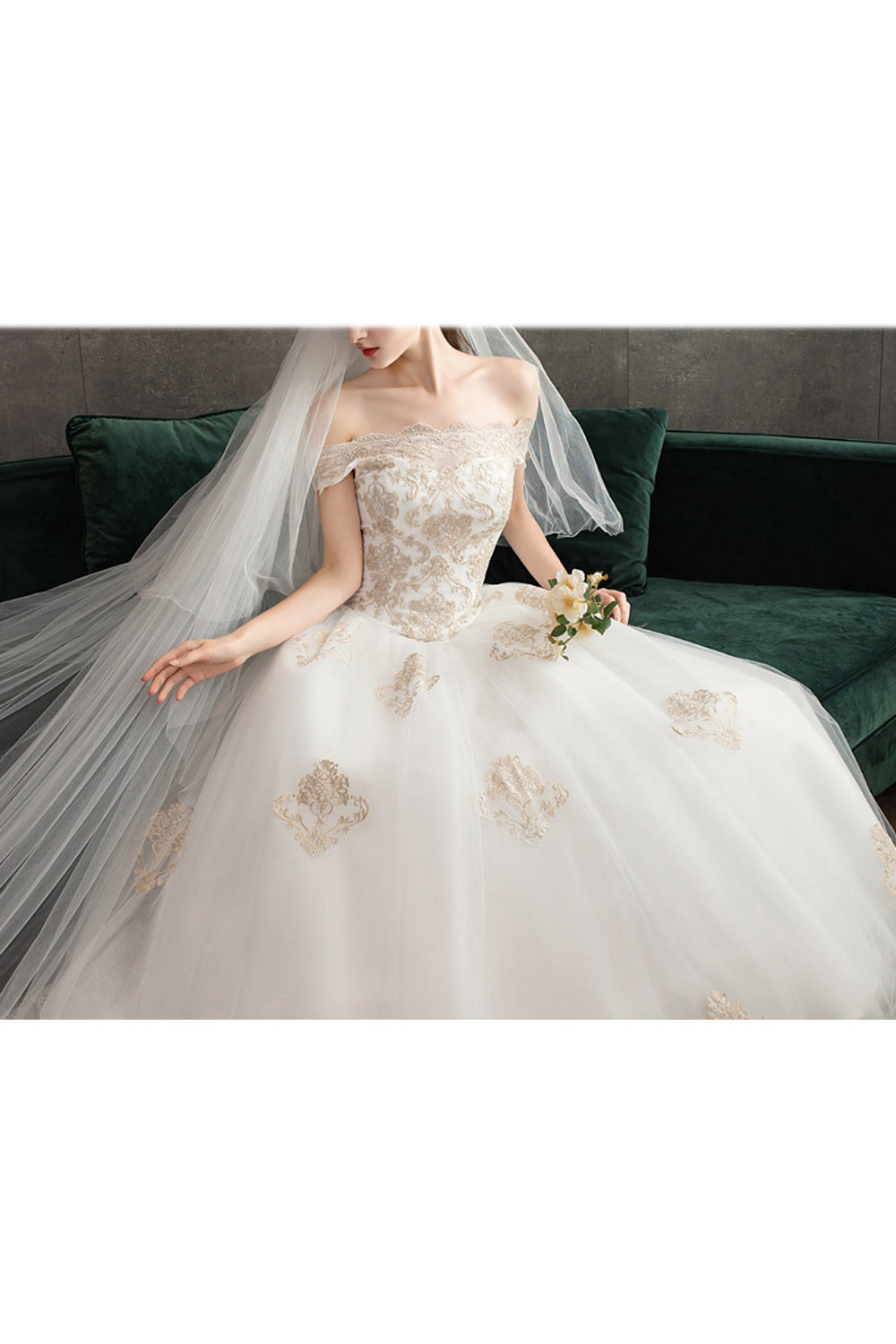 Women Fairy Pretty Lace Embroidered Long Tail Wedding Dress