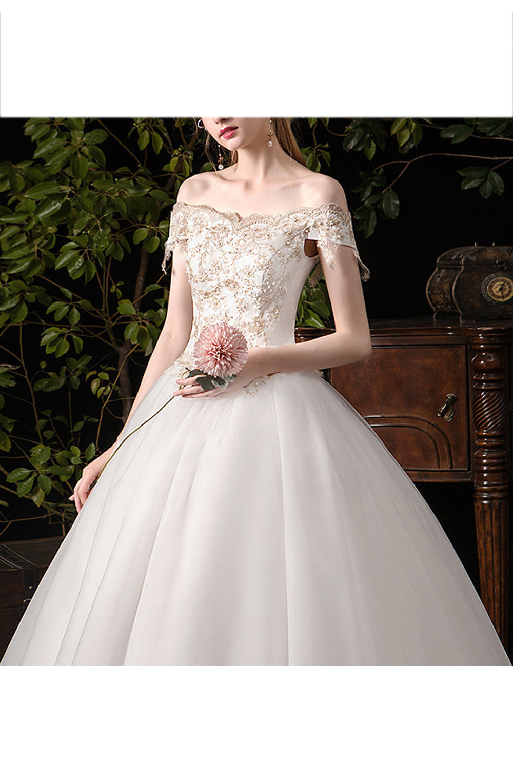 Women Long Solid Pattern Skirt Off-Shoulder Style Wedding Dress