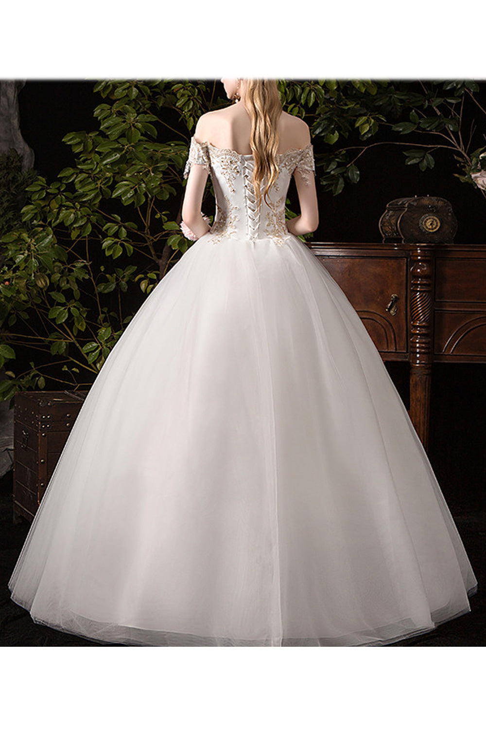 Women Long Solid Pattern Skirt Off-Shoulder Style Wedding Dress