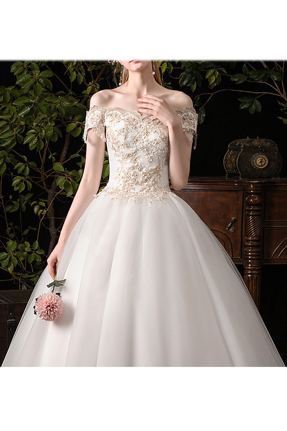 Women Long Solid Pattern Skirt Off-Shoulder Style Wedding Dress