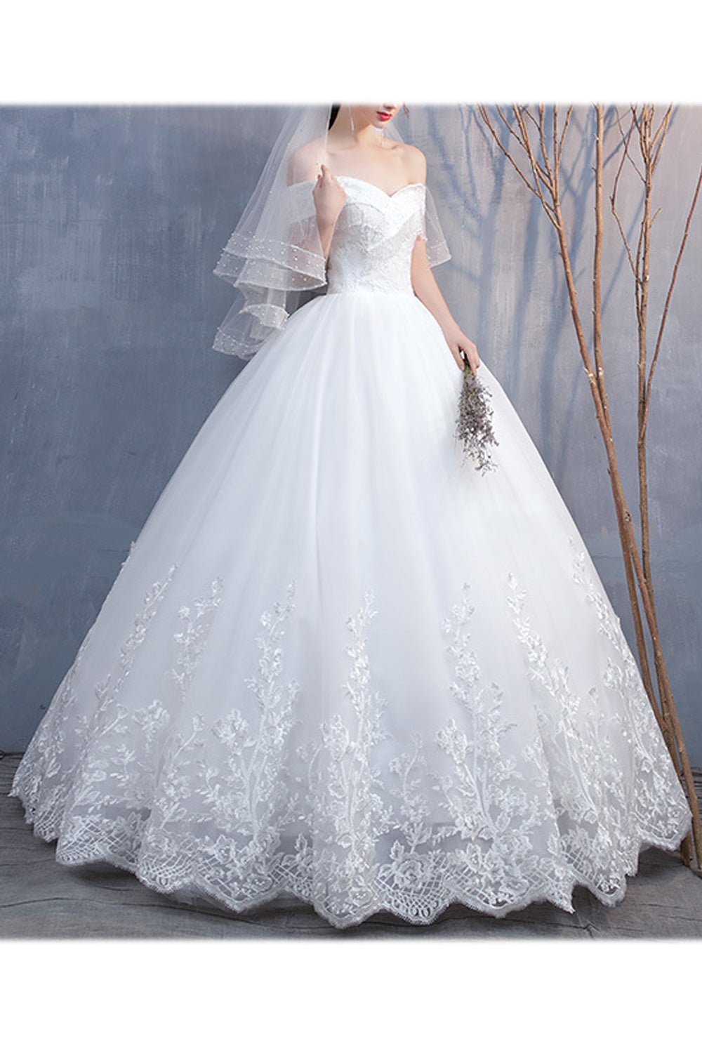 Women Pretty Lace Decorated Slim Fit Soft Wedding Dress