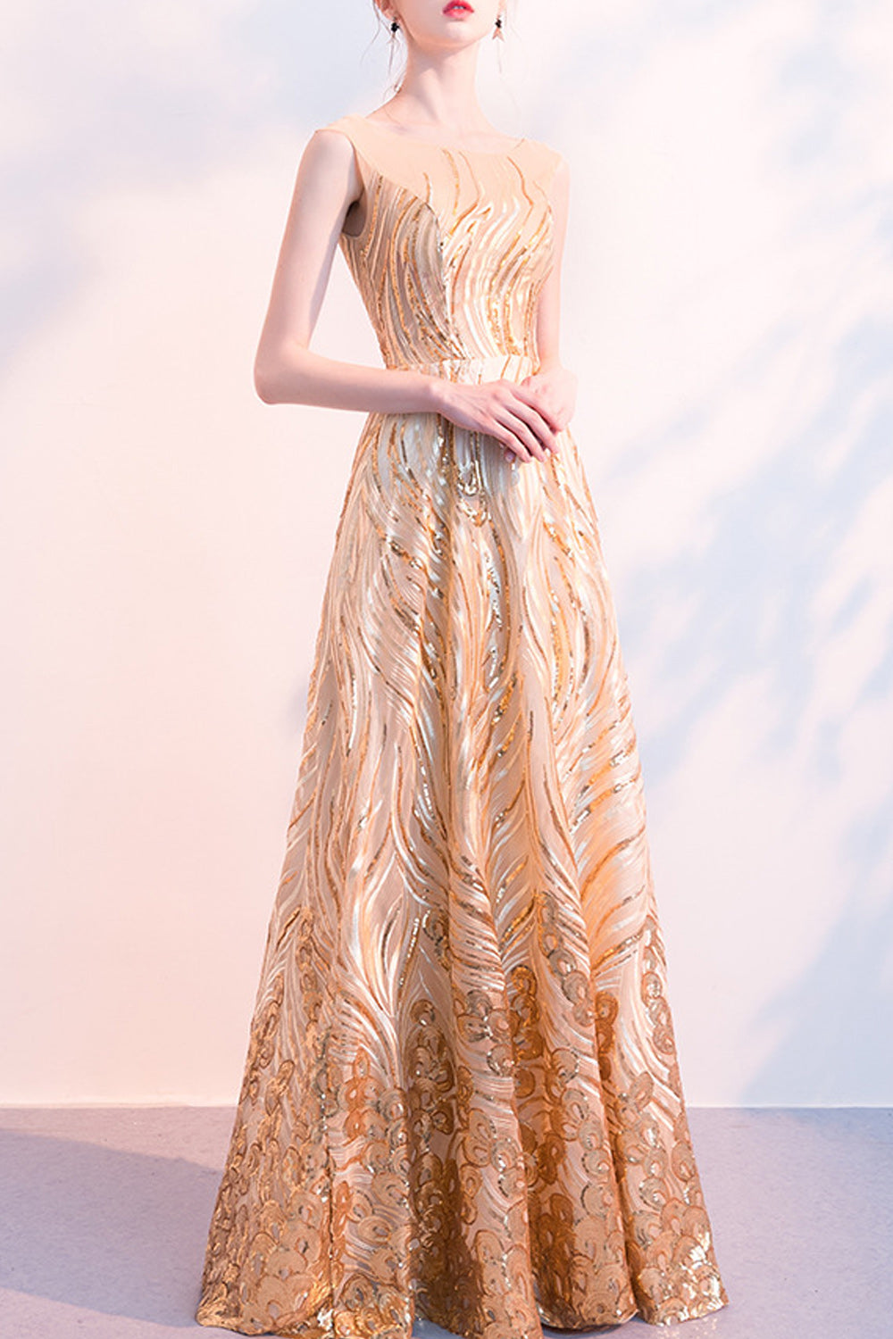 Women Elegant Round Neck Sequins Decorated Evening Party Dress
