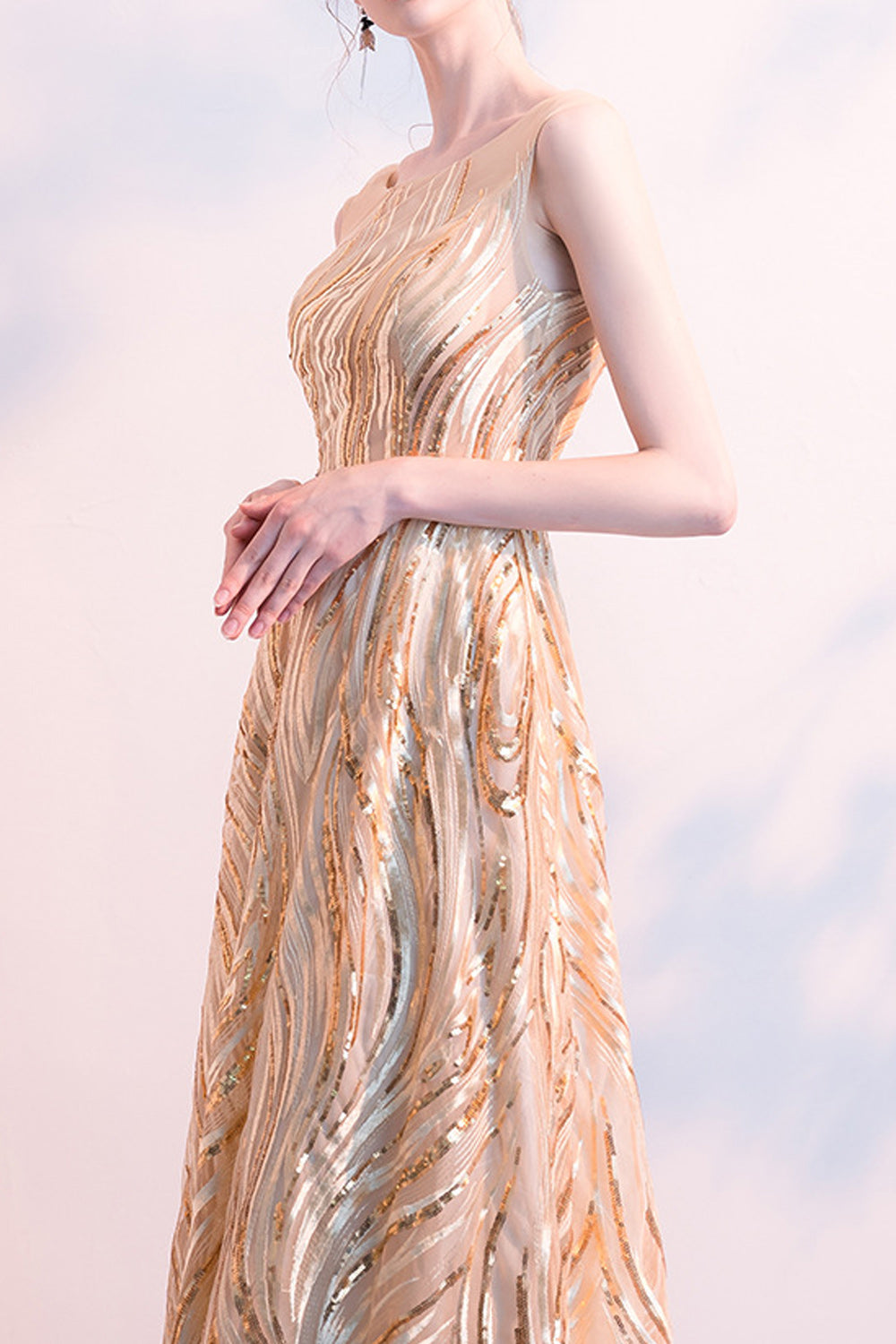 Women Elegant Round Neck Sequins Decorated Evening Party Dress