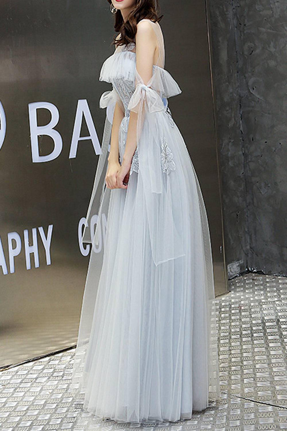 Women Classy Embroidered Style Thin Round Neck Evening Dress