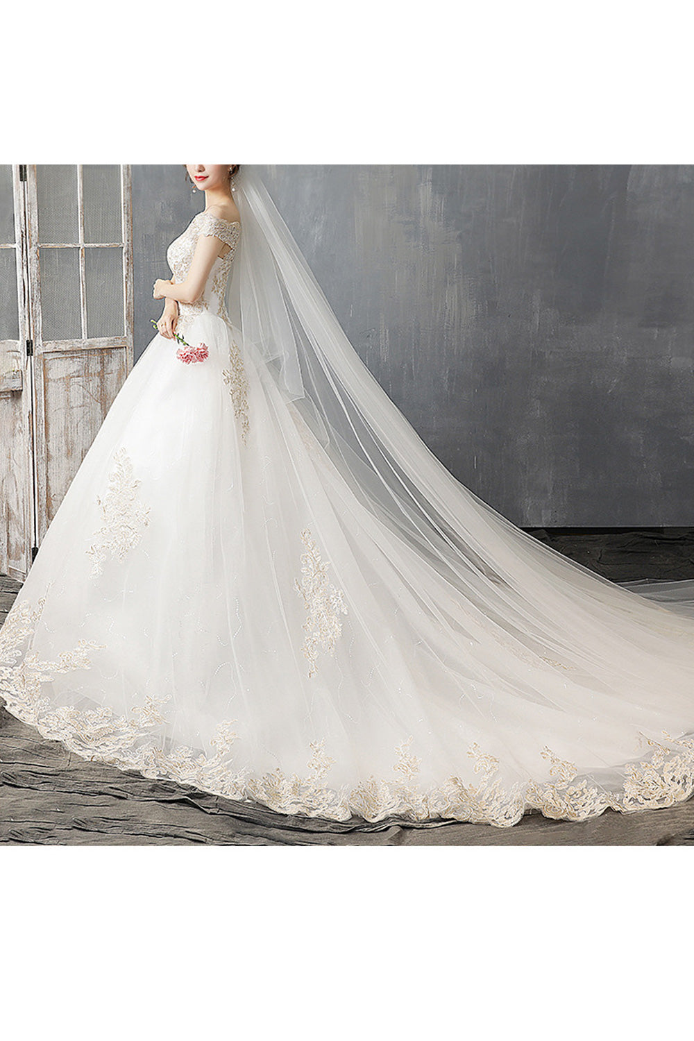 Women Cold Shoulder Long Tail Skirt Embroidered Pattern Wedding Dress