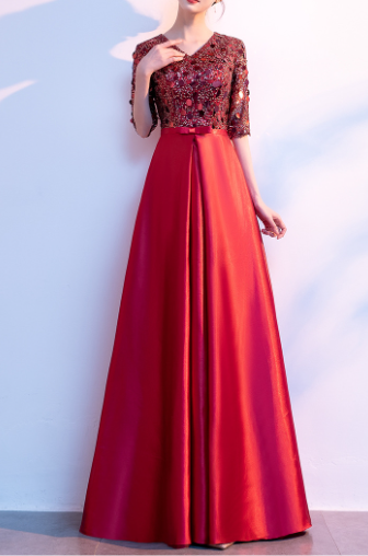 Absolutely! Here's a complete and well-rounded full description for a women's long skirt dress, suitable for online stores, cata
