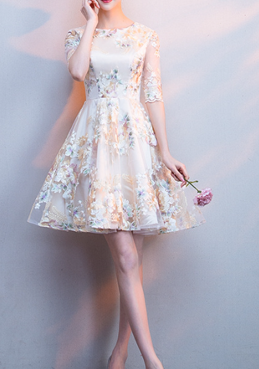 Absolutely! Here's a complete and elegant full product description for a women's evening dress, ideal for formal occasions