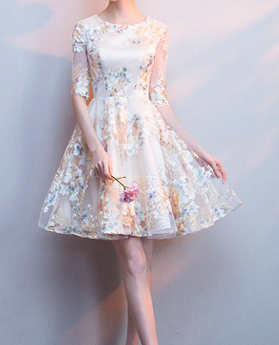 Absolutely! Here's a complete and elegant full product description for a women's evening dress, ideal for formal occasions