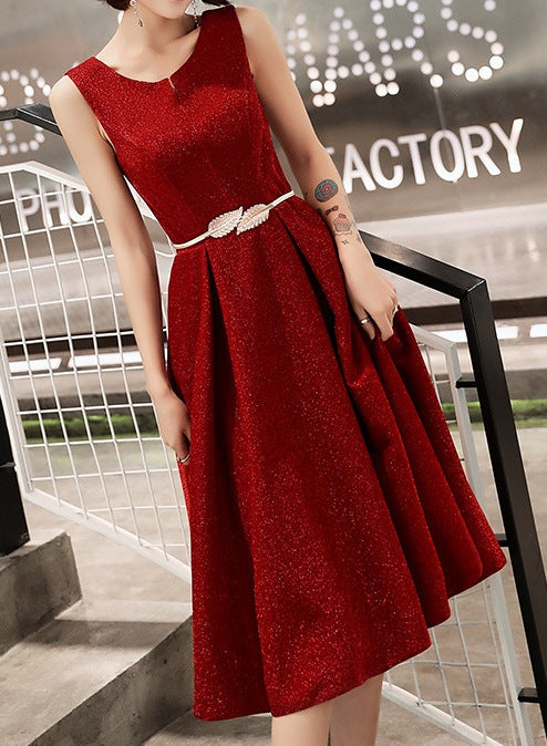 Absolutely! Here's a full, stylish, and flattering product description for a women’s slim short evening dress