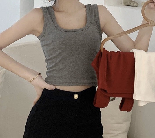 Sleeveless Outerwear Top - Short Bottoming Shirt for Curvy Girls